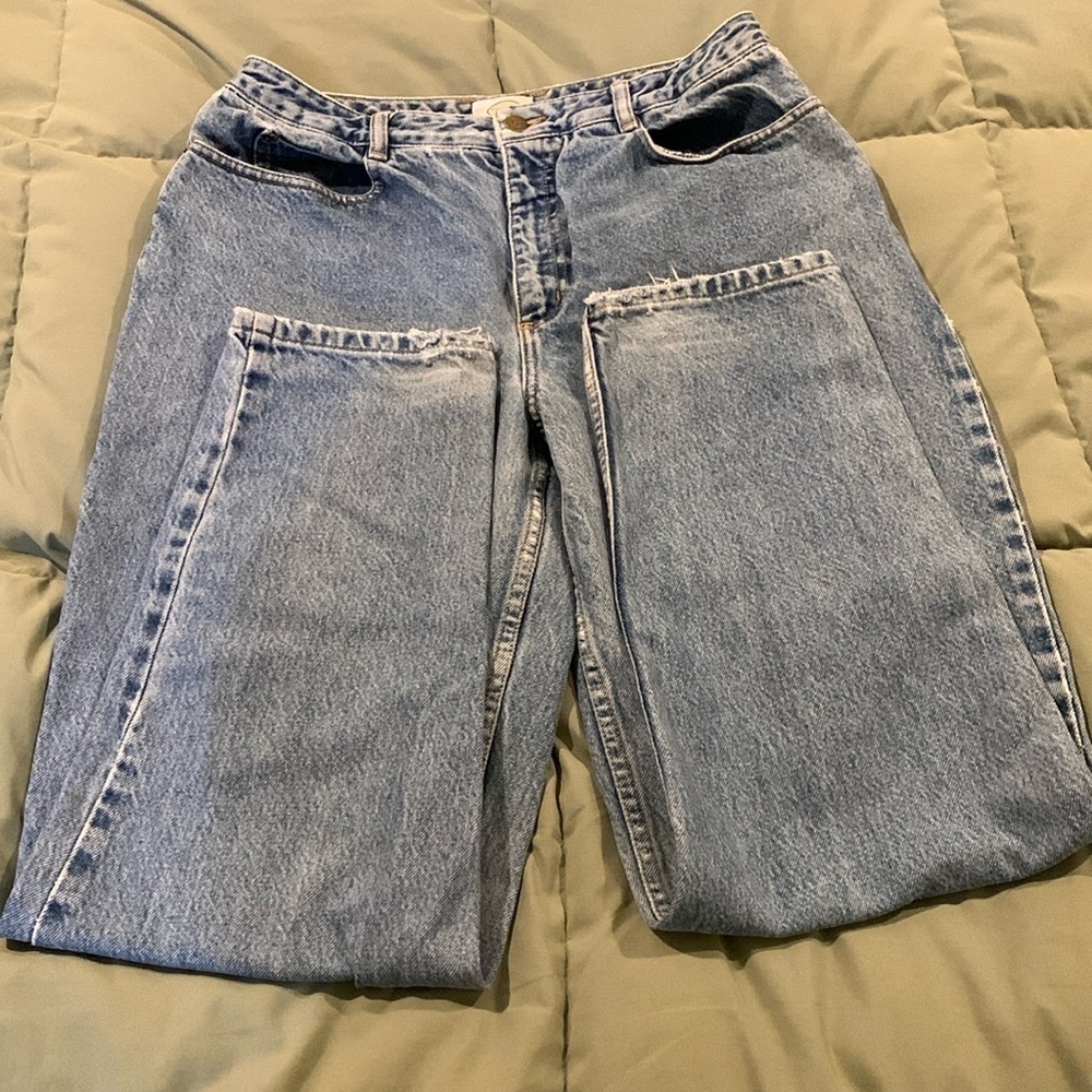 Talbots Womens Mom high rise jean in a light wash blue. Size 14.